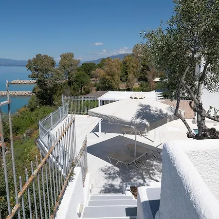 Pouletis Family - Akroyali Seaview Getaways * Kalamata