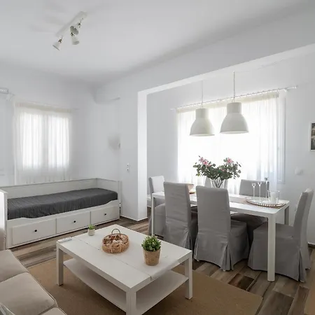 Pouletis Family - Akroyali Seaview Getaways * Kalamata