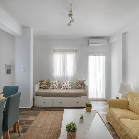 Pouletis Family - Akroyali Seaview Getaways * Kalamata