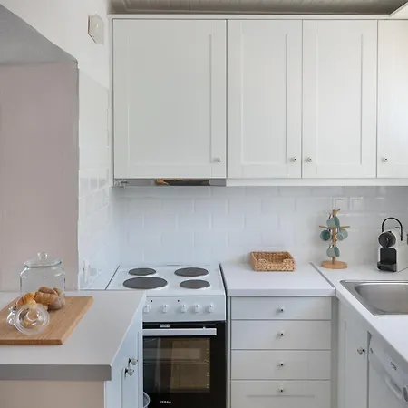 Pouletis Family - Akroyali Seaview Getaways Holiday home