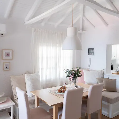 펜션 Pouletis Aetheria Suites-luxury Seaview With Pool