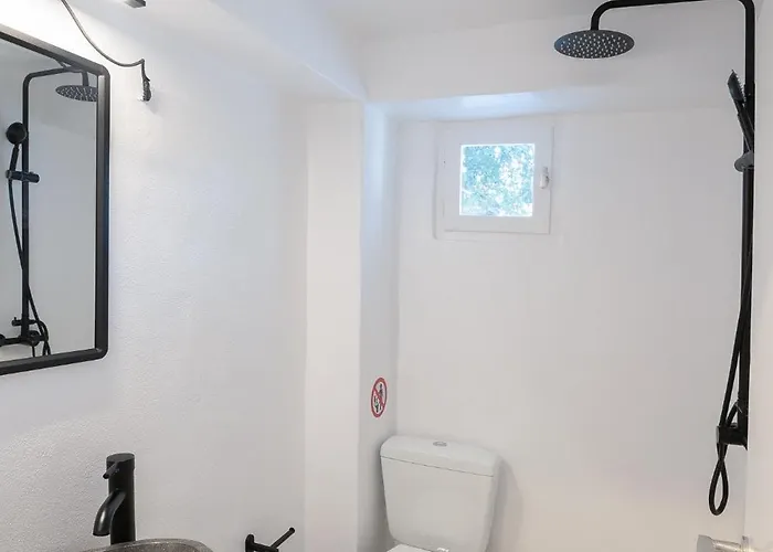 Pouletis Family - Akroyali Seaview Getaways * Kalamata