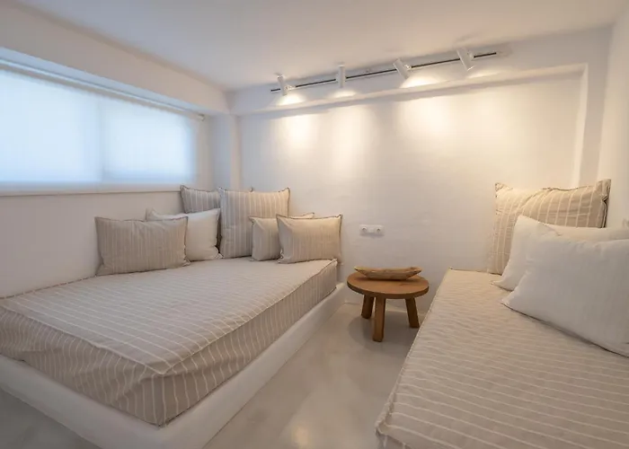 Pouletis Family - Akroyali Seaview Getaways 펜션 *