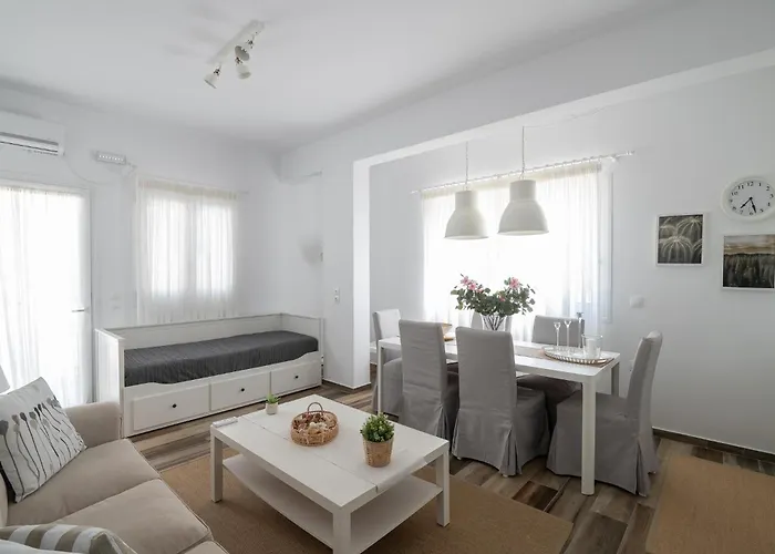 Pouletis Family - Akroyali Seaview Getaways * كالاماتا