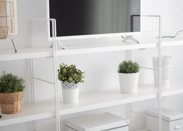 Pouletis Family - Akroyali Seaview Getaways 칼라마타