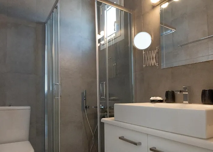 Pouletis Family - Akroyali Seaview Getaways بيت للعطل