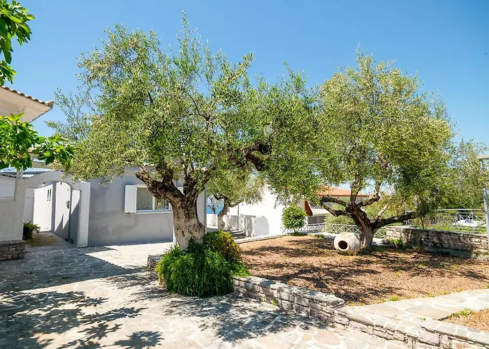 Pouletis Family - Akroyali Seaview Getaways بيت للعطل *