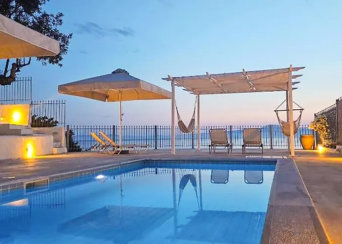 Pouletis Family - Akroyali Seaview Getaways Feriehus Kalamata