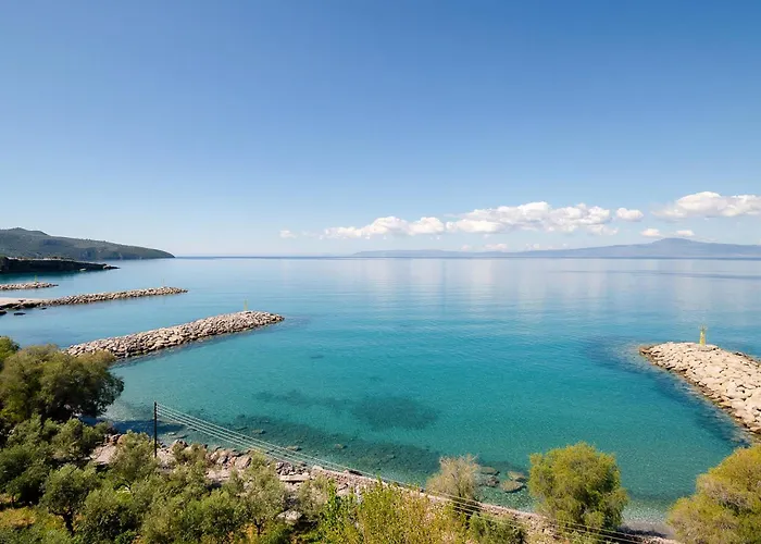 Pouletis Family - Akroyali Seaview Getaways * Kalamata